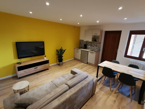 Staff, Communal lounge/ TV room, Family