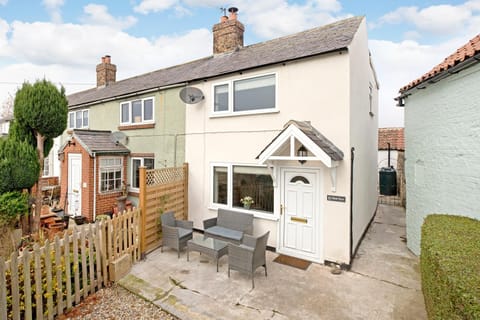 Property building, Patio, Seating area