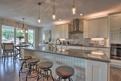 Boat Dock, Game Room! Multi-Level Osage Beach Home House in Osage Beach