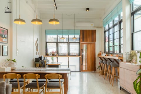 Lounge or bar, Business facilities, Dining area