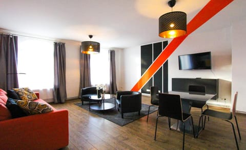 Living room, Photo of the whole room, Seating area, Dining area