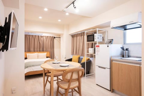 Bed, Living room, Dining area, Bedroom