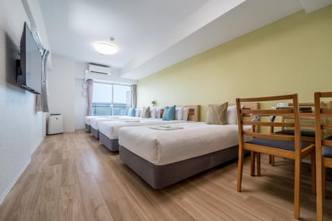 Bed, TV and multimedia, View (from property/room), Balcony/Terrace, Photo of the whole room, Dining area, Bedroom