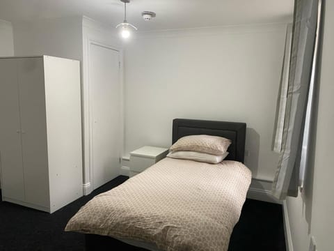 Bed, Photo of the whole room, Bedroom, wardrobe