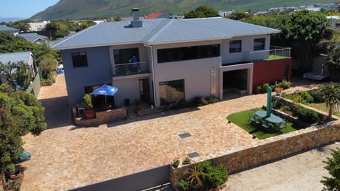 Property building, Parking