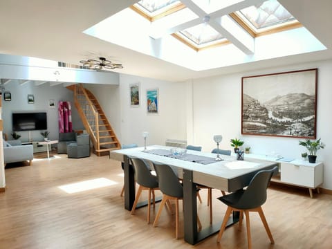 Communal lounge/ TV room, Dining area