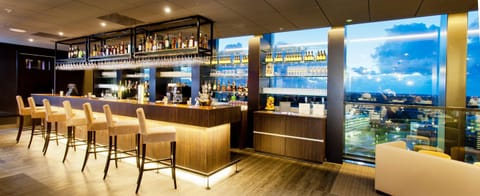 Lounge or bar, City view, Lunch, Dinner, Drinks, Alcoholic drinks, Non alcoholic drinks