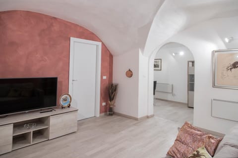 Communal lounge/ TV room, TV and multimedia, Living room