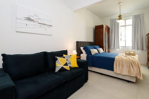 Complete 1BDR 400m from the Beach | SL 363/304 Apartment in Rio de Janeiro