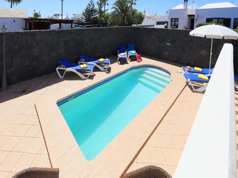 Cosy Lanzarote Villa 3 Bedrooms Heated Pool Villa Honey Villa in Puerto del Carmen