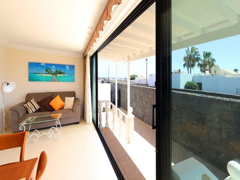 Cosy Lanzarote Villa 3 Bedrooms Heated Pool Villa Honey Villa in Puerto del Carmen