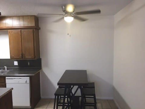 One bedroom close to Fort Sill! Apartment in Lawton