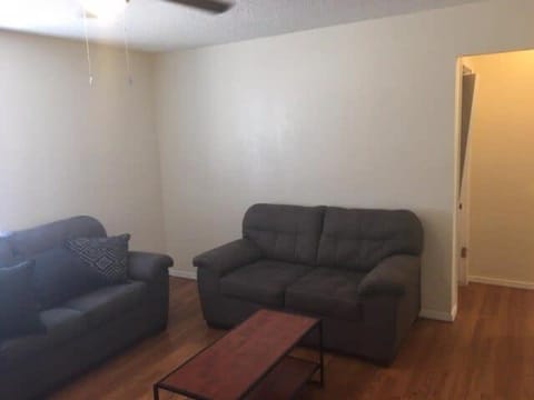One bedroom close to Fort Sill! Apartment in Lawton