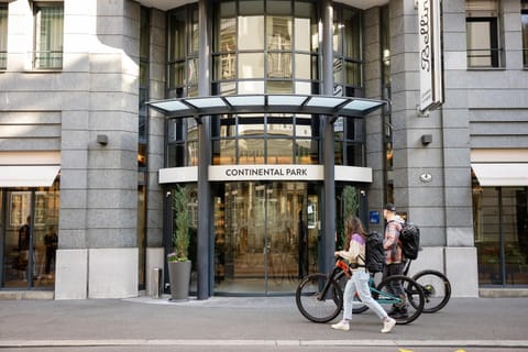 Facade/entrance, Area and facilities