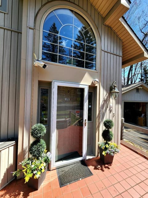 Paradise in heart of Poconos FaSt InTeRnEt Close to All Attractions House in Coolbaugh Township