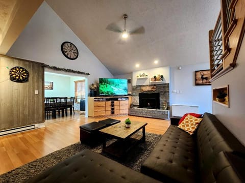 Paradise in heart of Poconos FaSt InTeRnEt Close to All Attractions House in Coolbaugh Township