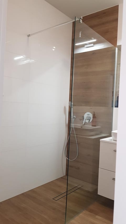 Nowoczesny apartament przy Aquapark Reda Apartment in Pomeranian Voivodeship