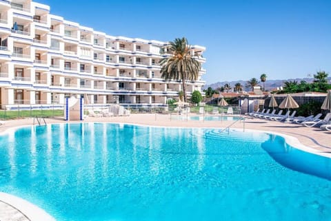 Property building, Solarium, Swimming pool, Swimming pool