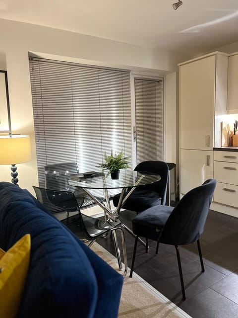 Chester City Centre Waterfront Apartment Apartment in Chester