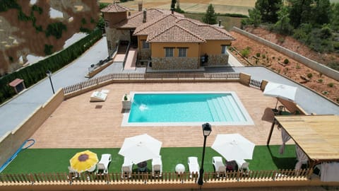 Solarium, Pool view, Swimming pool, sunbed