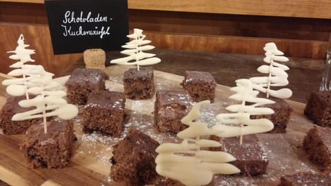 Landgasthof & Hotel "Zum Schwan" GmbH Bed and Breakfast in Rhineland-Palatinate