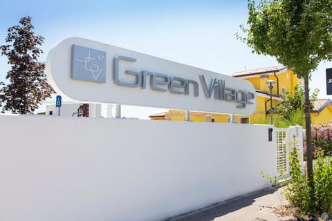 Property building, Facade/entrance, Property logo or sign