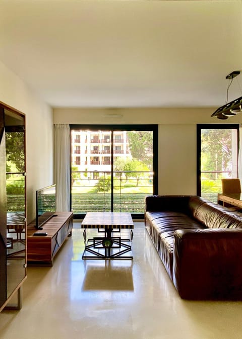 Living room, Garden view