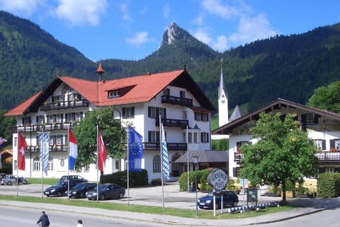 Property building, Day