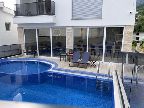 Property building, Swimming pool