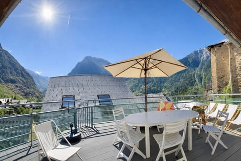 Maison des Alpes accès station Les 2 Alpes 1h Grenoble House in Les Deux Alpes