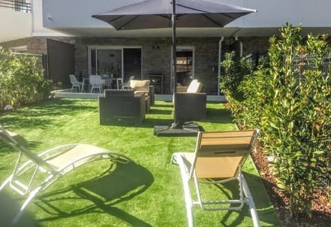 Patio, Garden, Garden view, sunbed