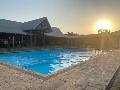 Property building, Spring, People, Activities, Fishing, Golfcourse, Minigolf, Squash, Tennis court, Hiking, Cycling, Animals, On site, Swimming pool