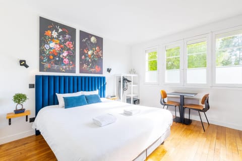 Shower, Toilet, Nearby landmark, Bed, Bathroom, TV and multimedia, Coffee/tea facilities, Kitchen or kitchenette, Dining area, Bedroom, Location, cot, flat iron, hair dryier, heating, internet, microwave, safe, stove, towels