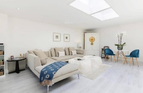 Cotswolds Lodge in Minster Lovell Apartment in West Oxfordshire District