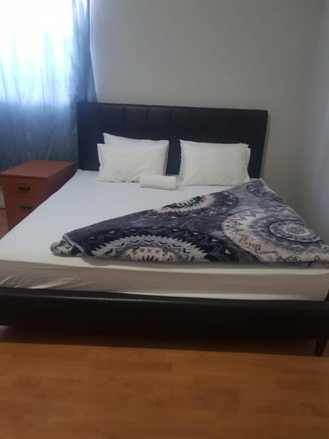 SALAMA LODGE Bed and Breakfast in Cape Town