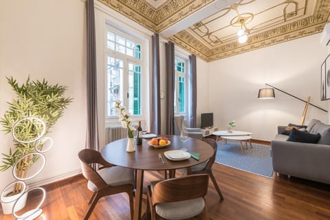 Living room, Dining area