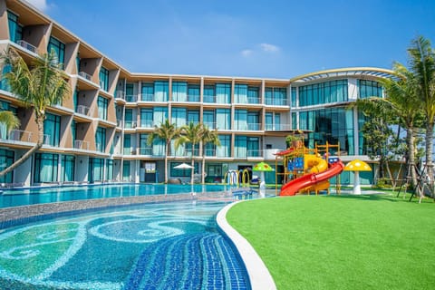 BBQ facilities, Garden, Swimming pool