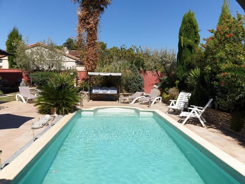 Garden view, Swimming pool, Swimming pool, sunbed