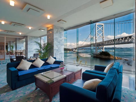 Day, Lobby or reception