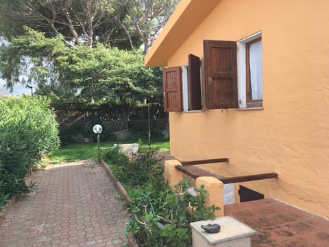 Eden Beach, trilocale con giardino a pochi passi dal mare House in Sardinia