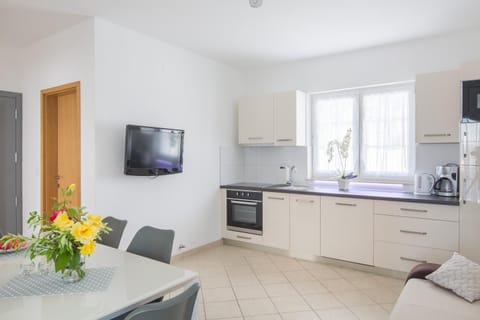 Villa Kristina Apartment in Okrug Gornji