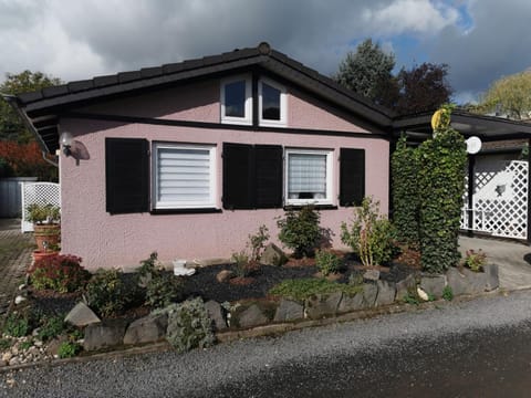 Ferienhaus MaLeFi 2 am Gülser Moselbogen Apartment in Koblenz