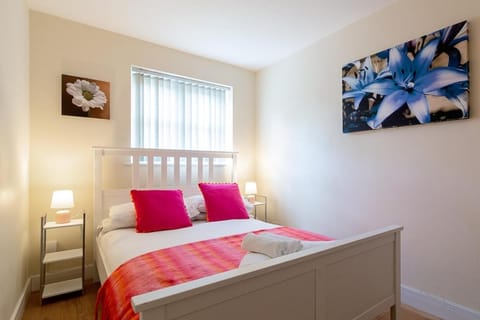 2 bedroom Large Town Centre Apartment FREE Parking Apartment in Loughborough