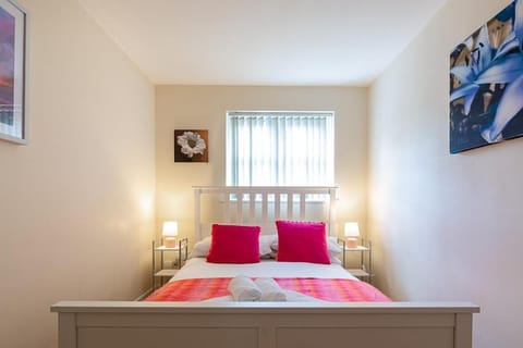 2 bedroom Large Town Centre Apartment FREE Parking Apartment in Loughborough