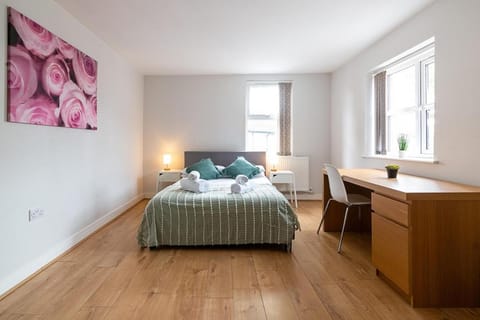 2 Bedroom Large First Floor Apartment with FREE Parking Apartment in Loughborough