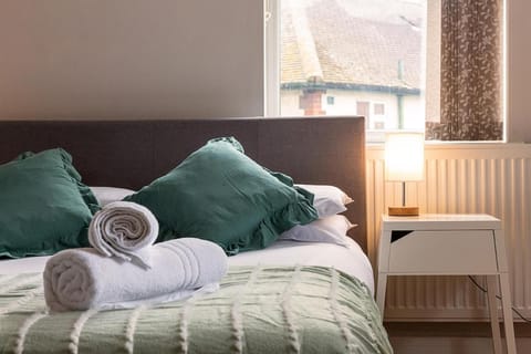 2 Bedroom Large First Floor Apartment with FREE Parking Apartment in Loughborough