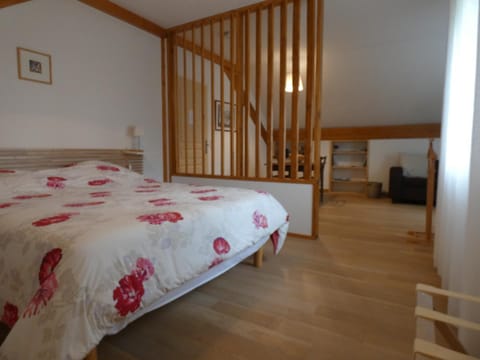 Bed, Photo of the whole room