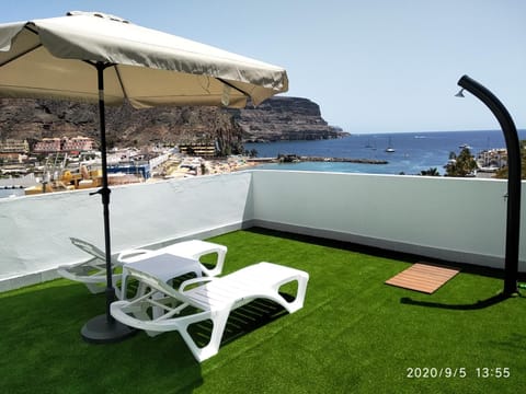Balcony/Terrace, Landmark view, Mountain view, Sea view