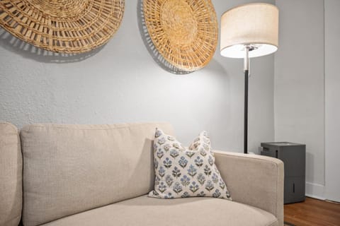 The Flats on Florida St - Super Comfy 2-Bedroom Apartments Apartment in Mobile