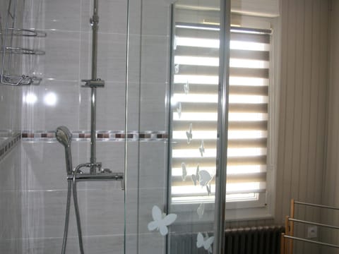 Maison confortable avec jardin, proche centre-ville et circuit 24h du Mans - FR-1-410-271 House in Le Mans